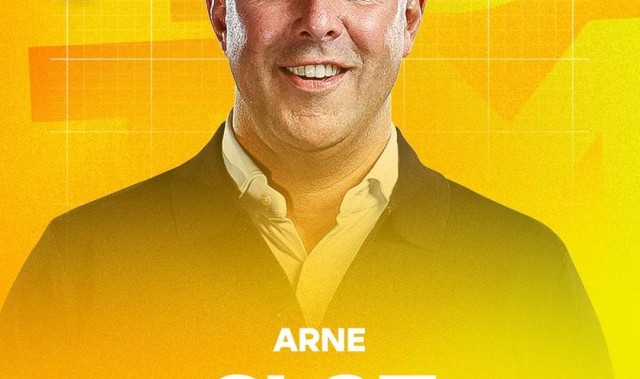 kaiyun-利物浦前三轮全胜领跑，斯洛特当选英超8月最佳主教练