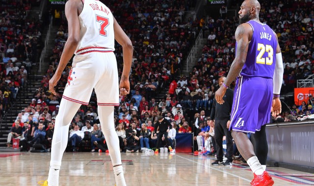 开云下载-NBA彩经：火箭拿下湖人扳回一城 马刺拒爆冷胜开拓者再领跑