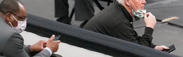 开云官网-绿军防守为何严重下滑？安吉：赛季前球队缺少磨合