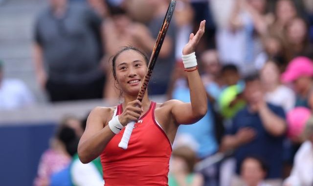 开云下载-郑钦文力克5号种子贾巴尔 大满贯赛8强虽迟但到