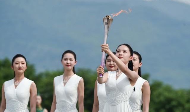 开云网页-“亚”运观察①：杭州亚运，“迟到”的拥抱