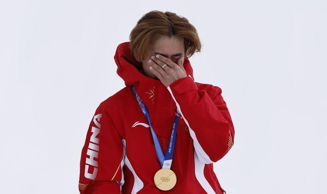 新华社评苏翊鸣首金：它是鼓舞队伍士气和点燃公众激情的起点